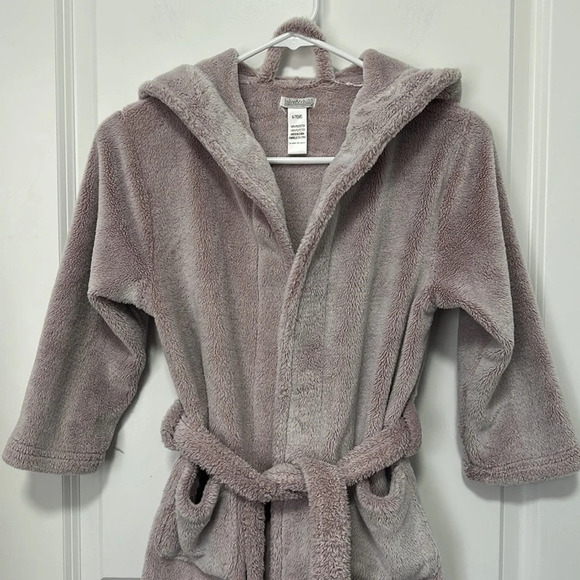 Baby&Child Restoration Hardware Girls violet bathrobe size 6-7 yrs - Picture 3 of 7